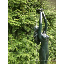 estatua de agua de estanque de jardín estatua bronceada de mujer